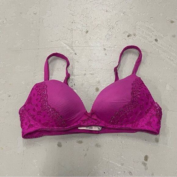 Victorias Secret Body By Victoria No Wires Bra Size 32A - Picture 1 of 3